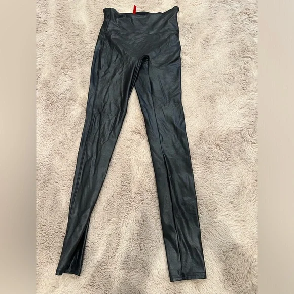 Spanx faux leather leggings size small petite - Picture 5 of 6
